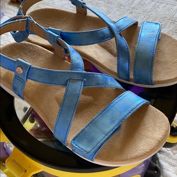 Spenco Shoes - New Spenco sandals